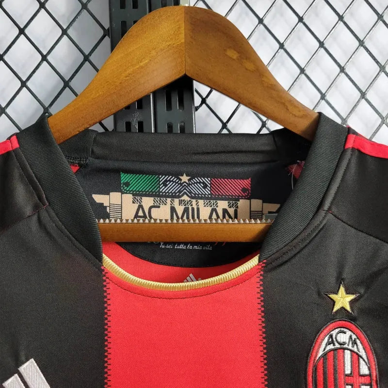 Camisa AC Milan Home Retrô 2010/11 - Torcedor Masculina - Camisa de Time Oficial - Buyit