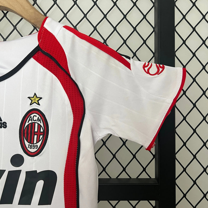 Camisa Ac Milan Retrô Away 2006/07 - Torcedor Infantil Branca - Camisa de Time Oficial - Buyit