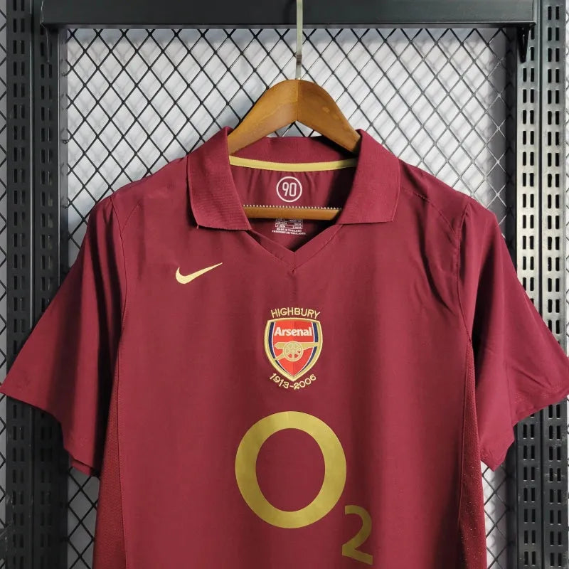 Camisa Arsenal Retrô 2005/06 - Torcedor Masculina Vermelha - Camisa de Time Oficial - Buyit