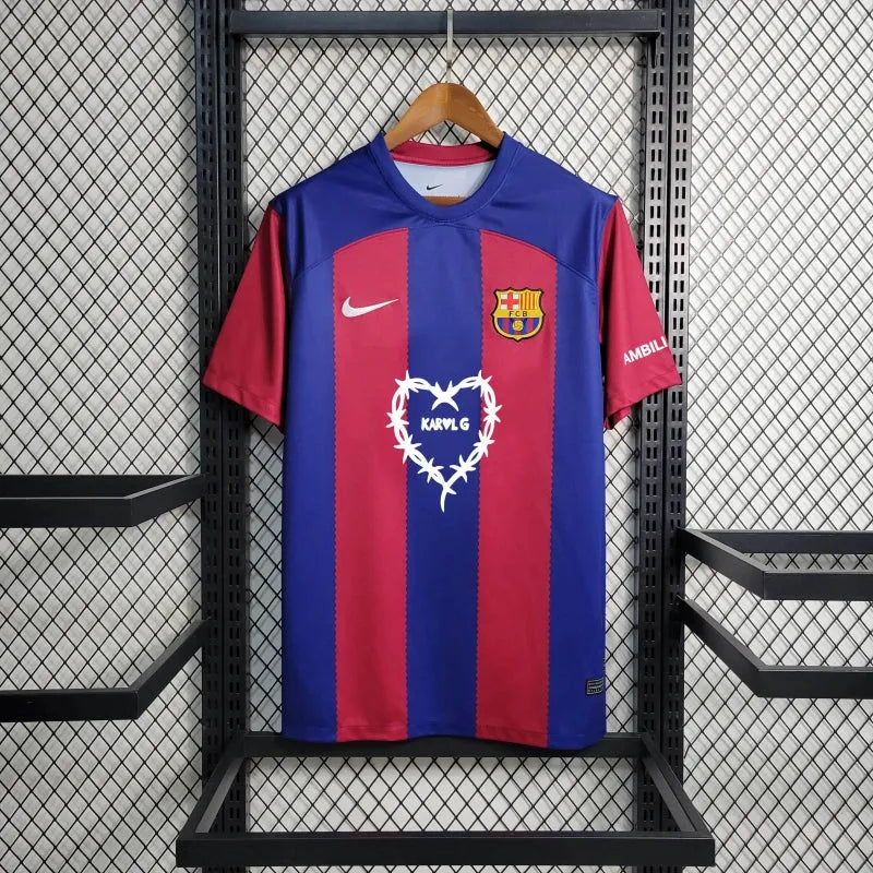 Camisa Barcelona Karol G Home 23/24 - Torcedor Masculina Coração - Camisa de Time Oficial - Buyit