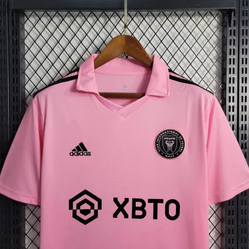 Camisa Inter Miami Home 22/23 - Torcedor Masculina Rosa + Patch Messi - Camisa de Time Oficial - Buyit