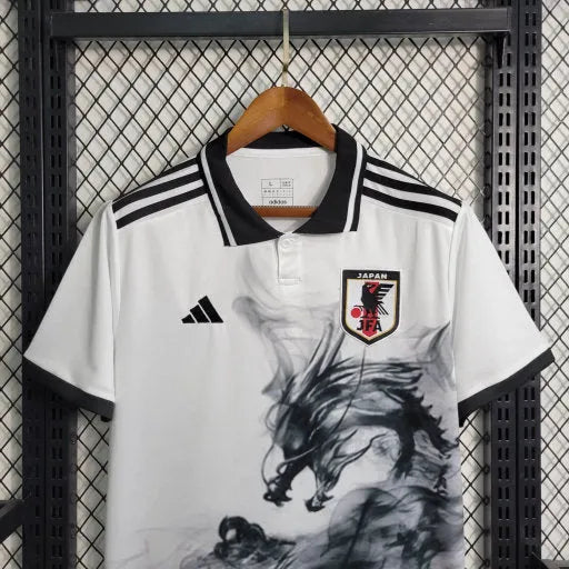 Camisa Japão Dragão Edição Especial 23/24 - Torcedor Masculina Preta e Branca - Camisa de Time Oficial - Buyit