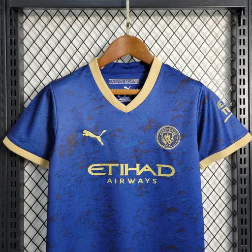 Camisa Manchester City Edição Especial 23/24 - Torcedor Infantil Azul Escuro - Camisa de Time Oficial - Buyit