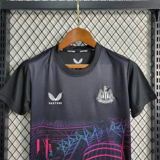 Camisa Newcastle Edição Especial 23/24 - Torcedor Infantil Preta - Camisa de Time Oficial - Buyit