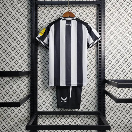 Camisa Newcastle United Home 23/24 - Torcedor Infantil Preta e Branca - Camisa de Time Oficial - Buyit