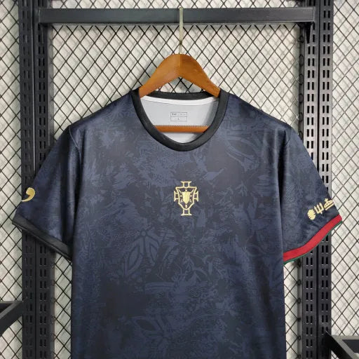 Camisa Portugal GOAT CR7 23/24 - Torcedor Masculina Preta Comma Football - Camisa de Time Oficial - Buyit