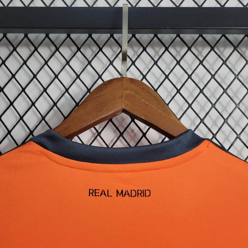 Camisa Real Madrid Away 2 Retrô 2013/14 - Torcedor Masculina Laranja Manga Longa - Camisa de Time Oficial - Buyit