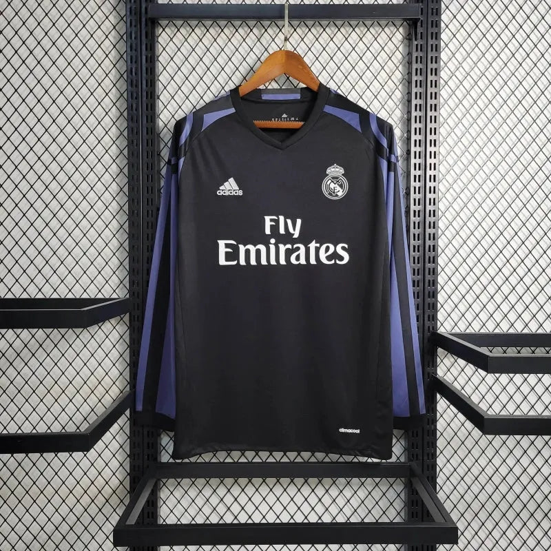 Camisa Real Madrid Away Retrô 2016/17 - Torcedor Masculina Preta e Roxa Manga Longa - Camisa de Time Oficial - Buyit