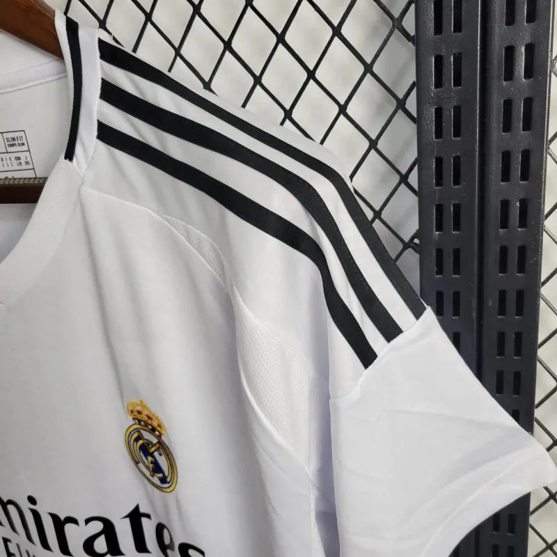 Camisa Real Madrid Home 24/25 - Torcedor Masculina Branca + Todos os Patches - Camisa de Time Oficial - Buyit