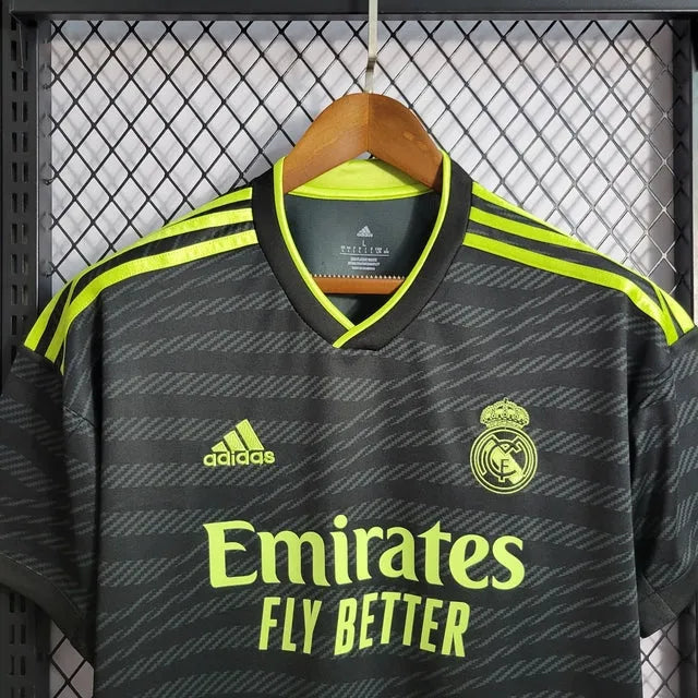 Camisa Real Madrid III Away 22/23 - Torcedor Masculina Preta e Verde - Camisa de Time Oficial - Buyit