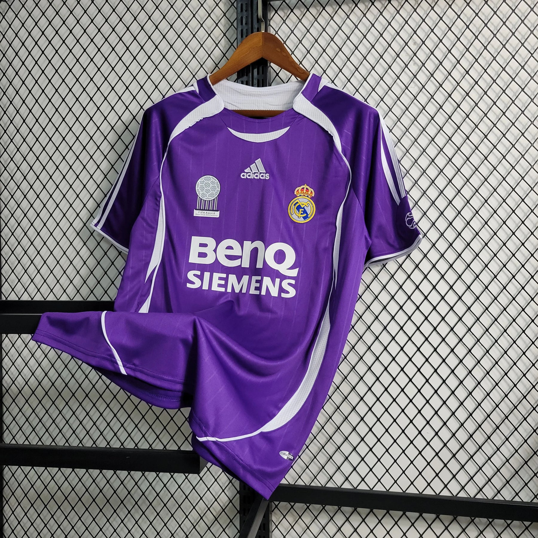 Camisa Real Madrid Retrô Away 2006 - Torcedor Masculina Roxa - Camisa de Time Oficial - Buyit