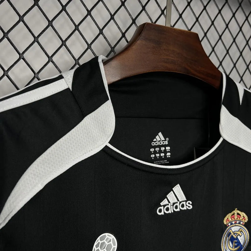 Camisa Real Madrid Retrô Third Away 2006/07 - Torcedor Masculina Preta - Camisa de Time Oficial - Buyit