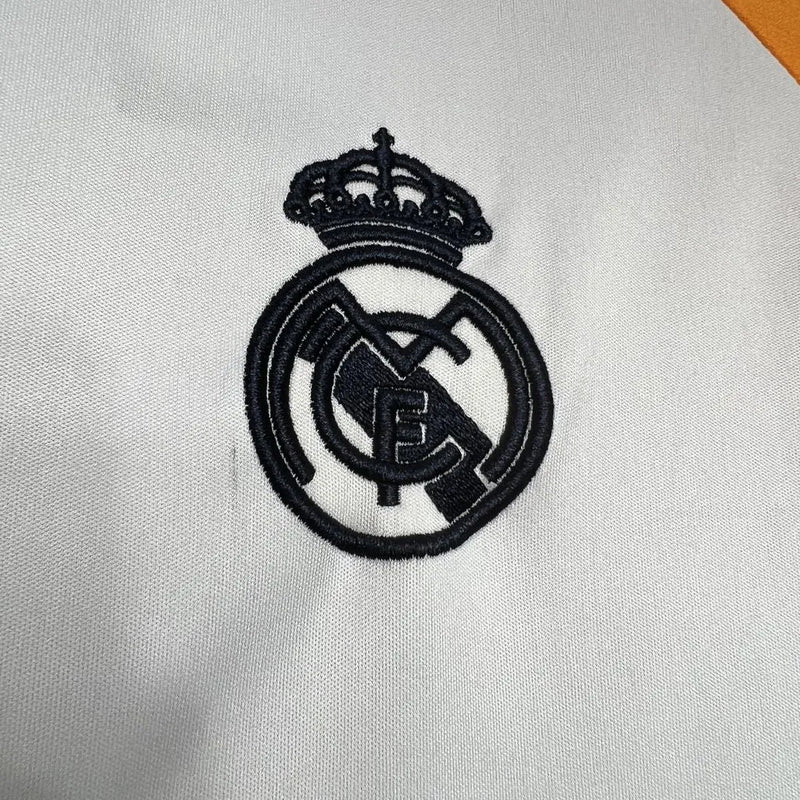 Camisa Real Madrid Treino 24/25 - Torcedor Masculina Branca e Laranja - Camisa de Time Oficial - Buyit