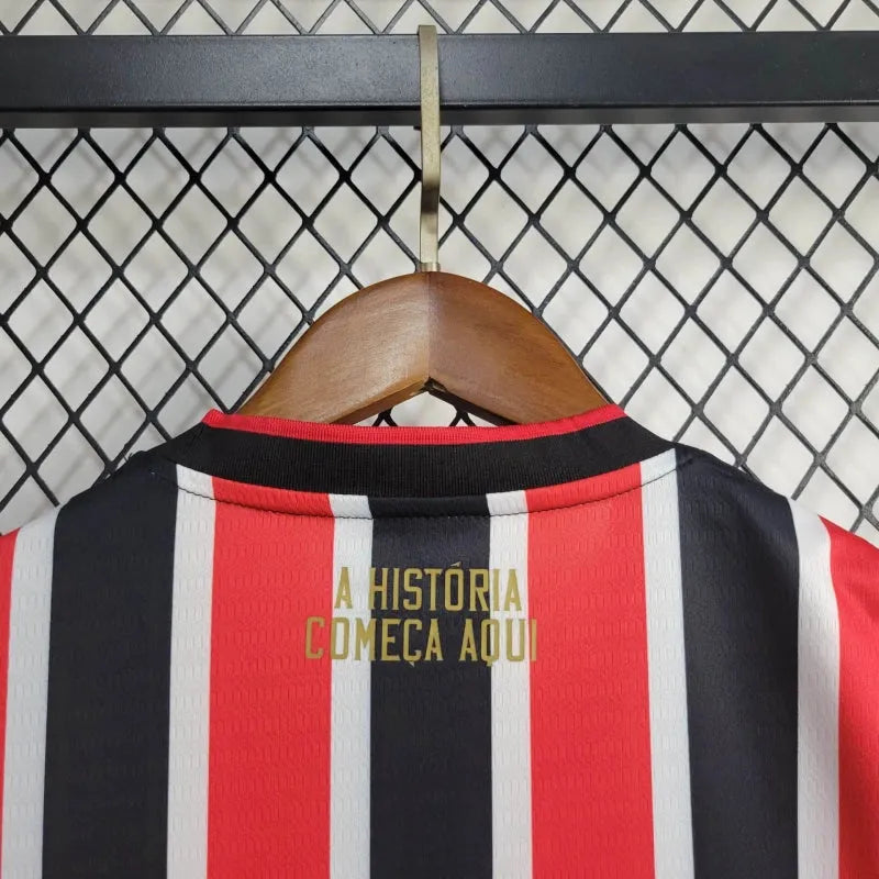 Camisa São Paulo Away 24/25 - Torcedor Feminina Vermelha e Preta New Balance - Camisa de Time Oficial - Buyit