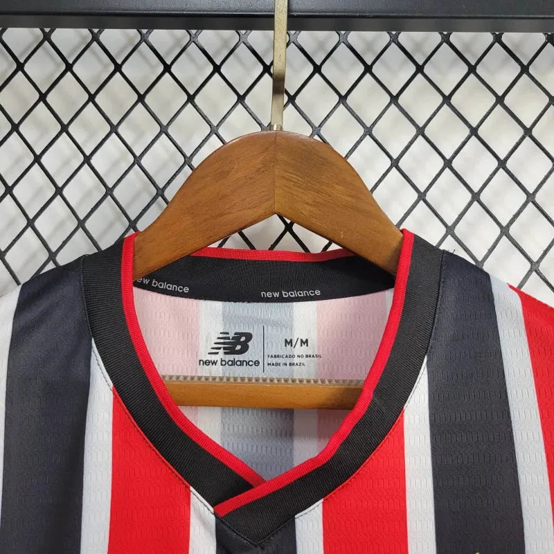 Camisa São Paulo Away 24/25 - Torcedor Feminina Vermelha e Preta New Balance - Camisa de Time Oficial - Buyit