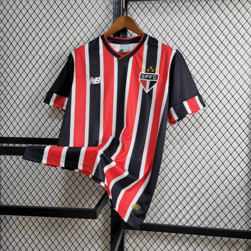 Camisa São Paulo Away 24/25 - Torcedor Masculina New Balance Preta e Vermelha + Patch Copa do Brasil + Patrocínios - Camisa de Time Oficial - Buyit